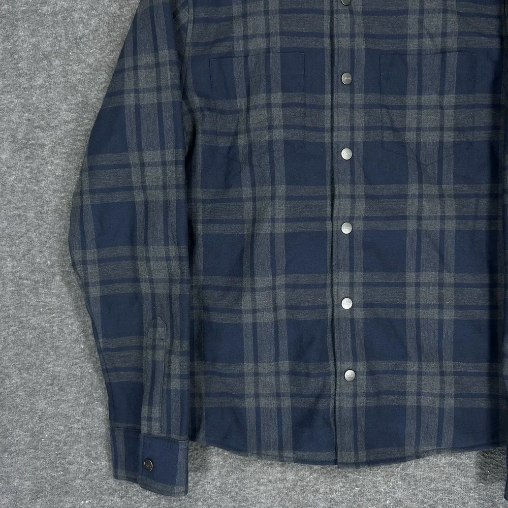 Vuori Range Shirt Jacket Mens L Blue Gray Plaid Flannel Fleece Lined Snap button